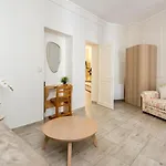 Reva 4*