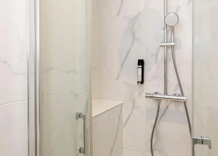 Reva 4* Párizs