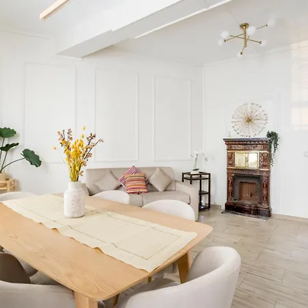 Reva Hotel apartamentowy 4*