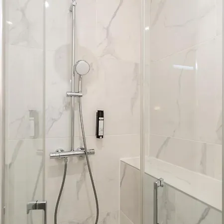 Hotel apartamentowy Reva 4*