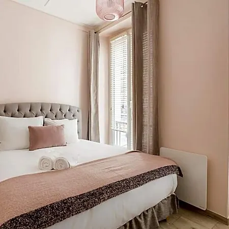 Reva Aparthotel 4*