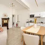 Reva 4*