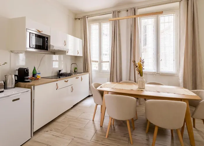 Reva Apartmanhotel